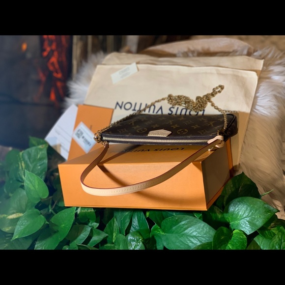 ❗️SOLD❗️LV 2 pc Multi-Pochette Access - Picture 8 of 8